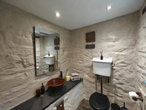 Y Cwtch - Panoramic mountain views within Snowdonias National Park - 4x4 only