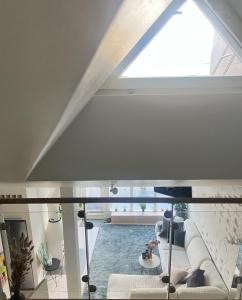 Moderni ullakkohuoneisto vuokralle