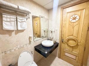 Phòng Deluxe Giường đôi (Deluxe Double Bed)