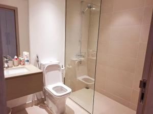 B11 Studio near Formula 1 With Canal and Pool View