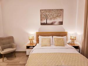 B11 Studio near Formula 1 With Canal and Pool View