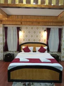 Rufina Greenland Premiere - Pemayangtse