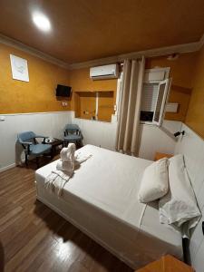 Standard Double Room with Shared Bathroom room in Hostal Avenida Andalucia