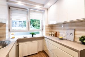 Mia Stępińska near the Royal Lazienki