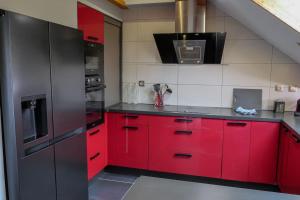 Appartements Montricher Karellis, a 5 min de Saint Jean de Maurienne : Appartement 4 Chambres avec Balcon 

