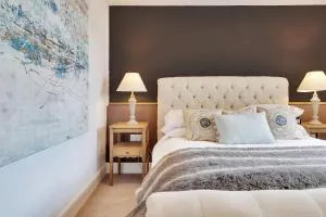 Pass the Keys Lovely Countryside Barn Conversion Cottage - 埃登布里奇