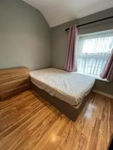 Small Studio Apartment mins walks to city centre - Cabra