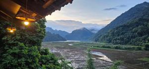 Nam Pé Tày Homestay - View hồ Ba Bể