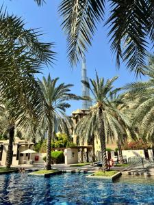Luxurious 1BR Aprt Burj Khalifa Area