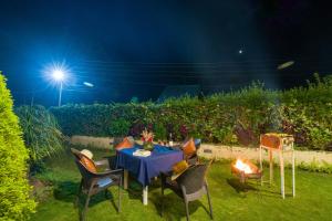 Alaya Stays 2 BHK with Garden & Balcony - Villa Harmony