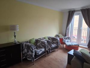 Driftmark Beachfront location Aberavon Beach Sea Views Large Driveway parking private site fibre optic wi fi