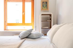 Quieta 6 - Renovated 70s Apartment - ItalyWeGo