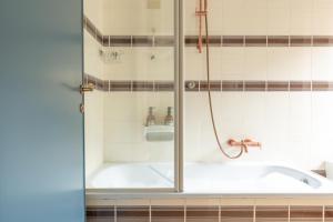 Quieta 6 - Renovated 70s Apartment - ItalyWeGo