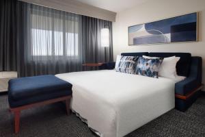 Queen Studio with Sofa Bed room in Courtyard by Marriott Galveston Island