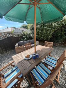 Snowdonia coastal getaway ideal for groups up to 6