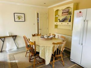 Snowdonia coastal getaway ideal for groups up to 6