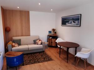 Appartements F2 Centre Bourg a 10min GR34 et plages : photos des chambres