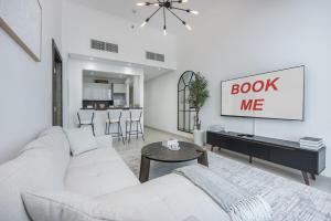 Elegant 1-Bedroom with Skyline Views in Dubai Marina