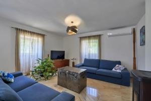 Villa Eugenia for 8 people with private pool & large garden only 3 km from the beach 