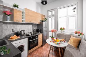 Free Parking And Parliament Is 1 Step Away