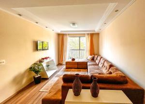 Apto espacoso c WiFi prox a Marginal Pinheiros SP