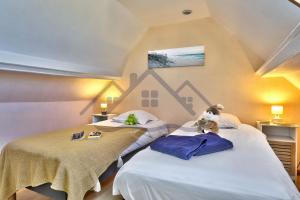 Appartements LocaLise - C02 - Vue mer - Balcon - Plage juste a cote - Centre et port a pied - Wifi inclus - Draps inclus - Animaux bienvenus : photos des chambres