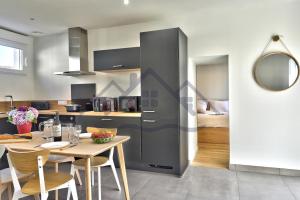 Maisons de vacances LocaLise - M44 - Ty Juzolie -Maison de plain-pied avec jardin clos a deux pas du centre, du port et des plages du Guilvinec - Wifi inclus - Linge de lit inclus - Animaux bienvenus : photos des chambres