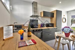 LocaLise - M44 - Ty Juzolie -Maison de plain-pied avec jardin clos à deux pas du centre, du port et des plages du Guilvinec - Wifi inclus - Linge de lit inclus - Animaux bienvenus