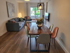 La Casita: Bajo reformado con salida a jardĂn