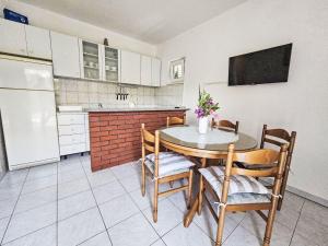 Apartment Pažanin-2 by Interhome