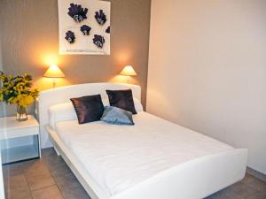 Holiday Home Domaine de Saint Martin by Interhome