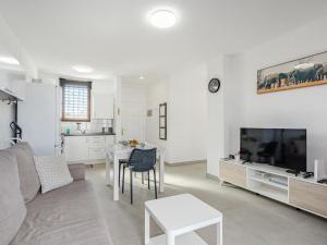 Apartment Parque Don Jose Vista Teide by Interhome