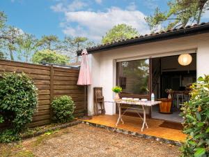 Apartment Hameau du courant-2 by Interhome