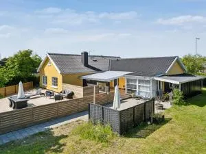 Holiday Home Elja - 600m from the sea by Interhome - Højen