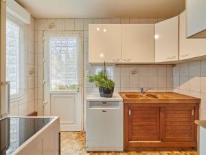 Maisons de vacances Holiday Home Les pieds dans l-eau by Interhome : photos des chambres