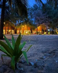 Sand Dune Beach Resort & Surf Camp - Panama