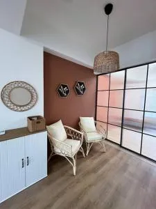 Little glass yard B&B - Уцзє