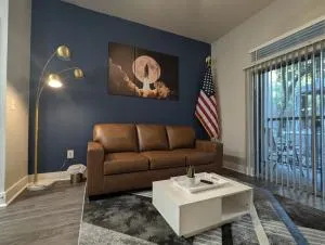 The Apollo - Lux 1-Bed Apartment near Space Center - Nassau Bay