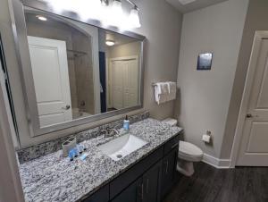 The Apollo - Lux 1-Bed Apartment near Space Center