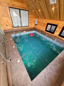 اكواخ ذا هيلز The Hills