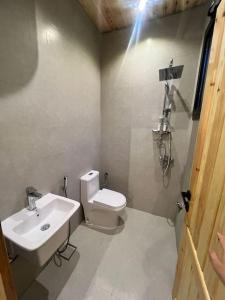 اكواخ ذا هيلز The Hills