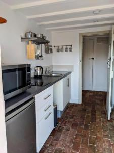 No1 The yard, Regilbury Court, Winford