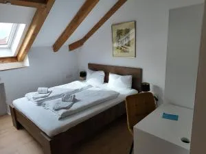 Estelada Boarding Houses Zorneding - Bad Tölz