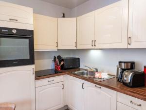 Apartment Domaine de Crespin-5 by Interhome