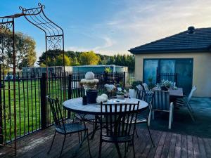 Oaklands Junction homes