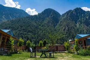 Lee Garden Himalayan Wooden Cottages