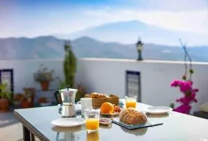 Casa Asilah, Your Serene Mountain Retreat Awaits! - Comares