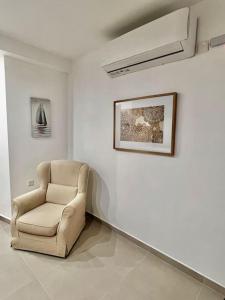 New, ultra comfy, central flat