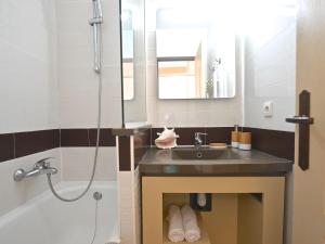 Apartment Village Cap Estérel - Le Village-80 by Interhome