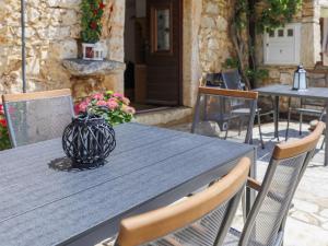 Holiday Home Erika-1 by Interhome